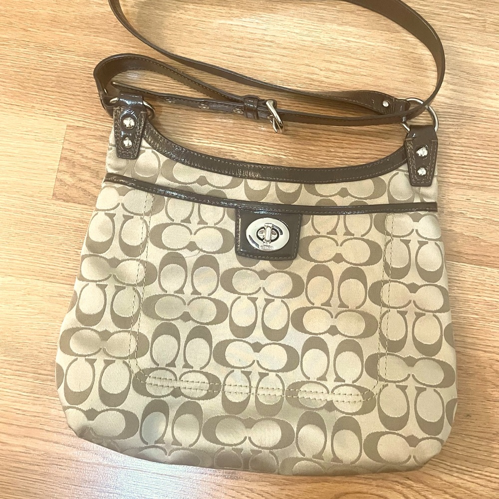 2000s Coach crossbody bag